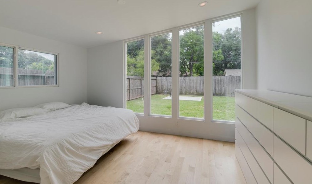 4329 Kingfisher Dr, Houston TX  77035-5107 exterior