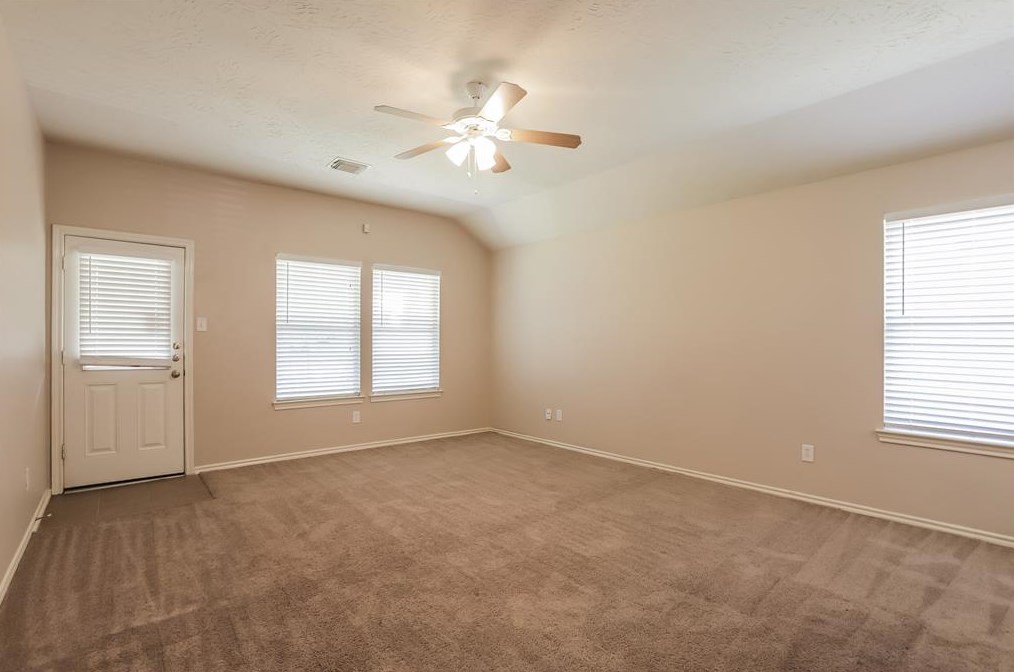 2826 Trinity Glen Ln, Houston TX  77047-2502 exterior