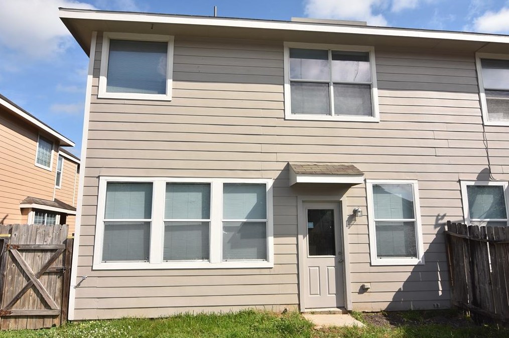 14339 Mooreview Ln, Houston TX  77014-1484 exterior
