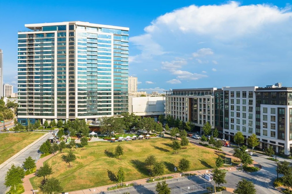 604 Clay St, Houston TX  77019-4578 exterior