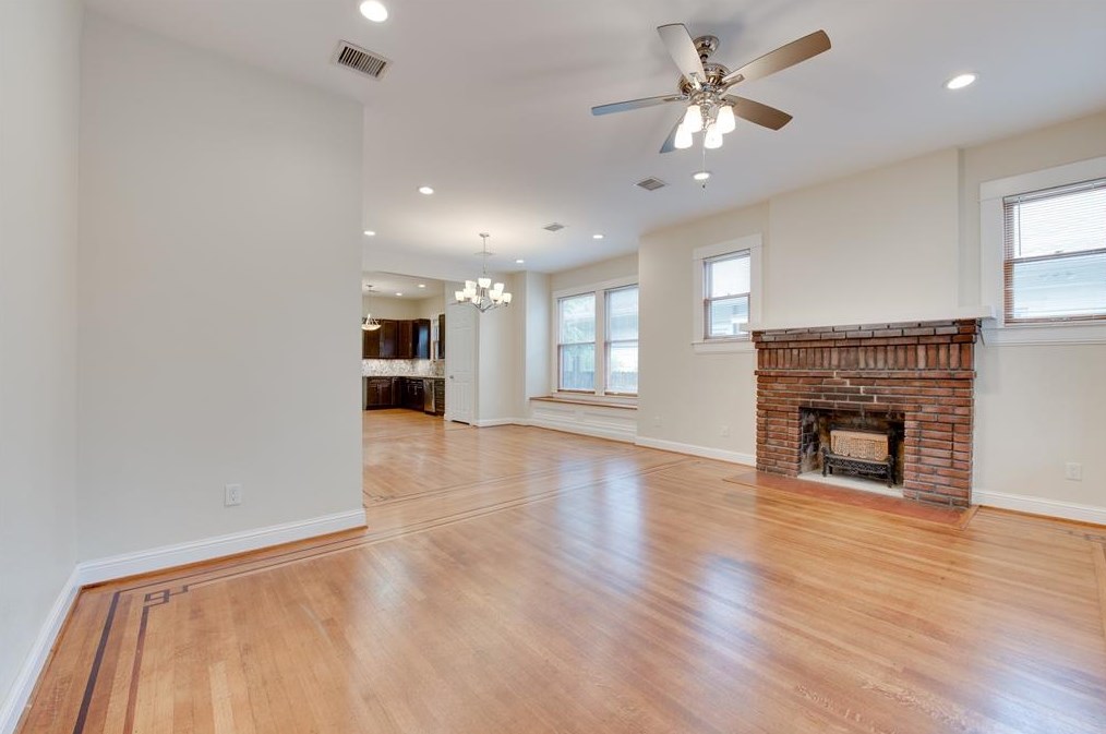 401 Willard St, Houston TX  77006-2145 exterior