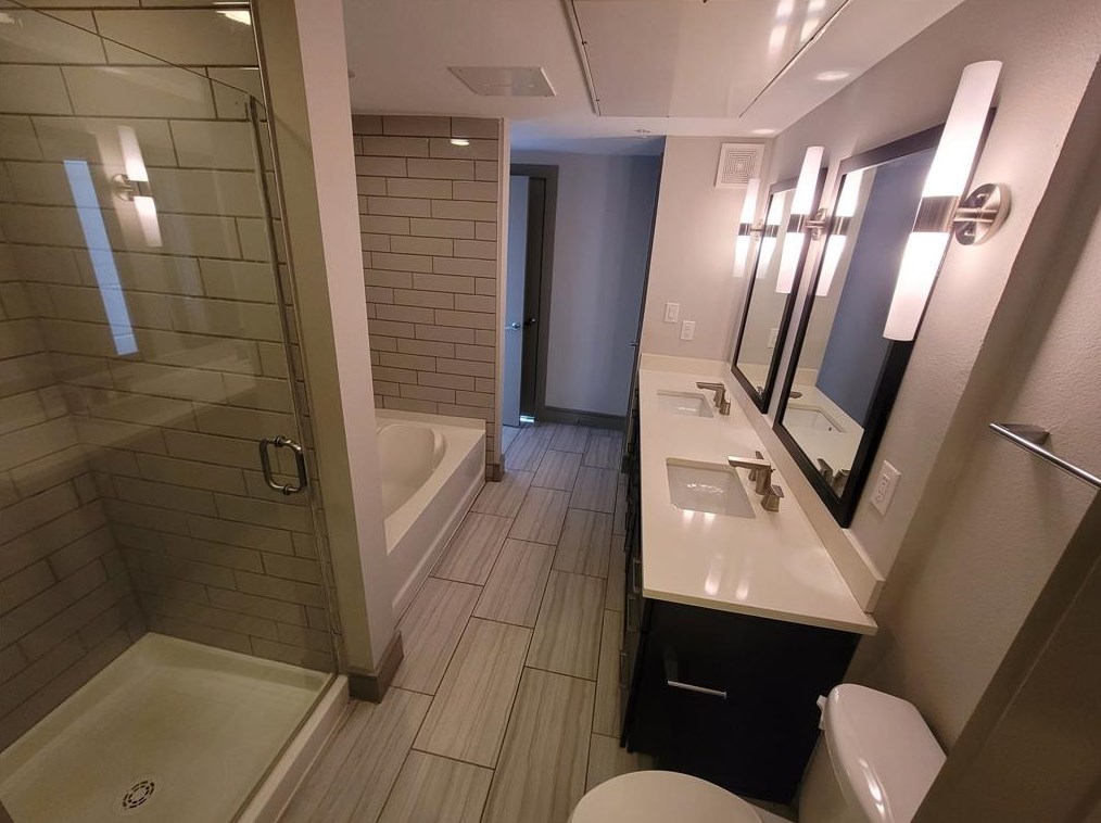 180 Gray St, Houston TX  77019-5509 exterior