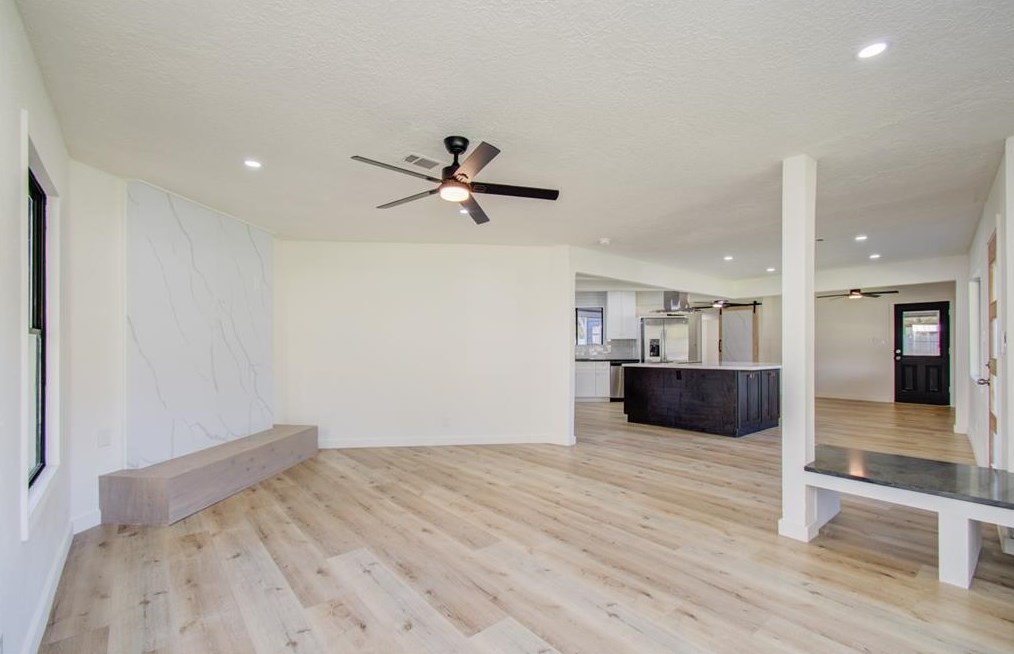 7811 Trentway St, Houston TX  77040-6117 exterior