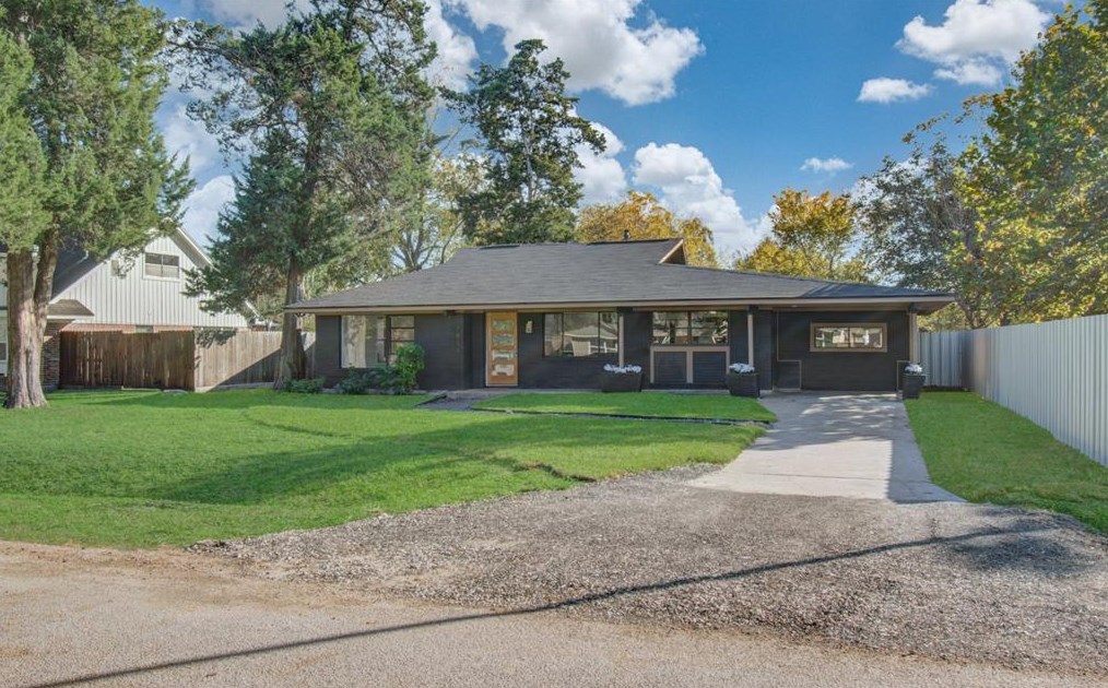 7811 Trentway St, Houston TX  77040-6117 exterior