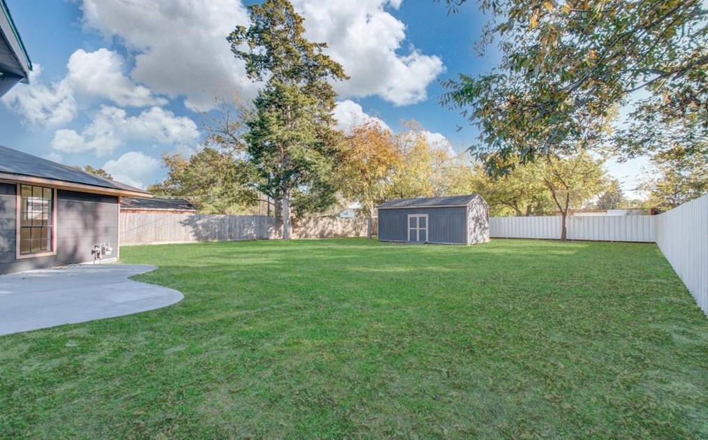 7811 Trentway St, Houston TX  77040-6117 exterior