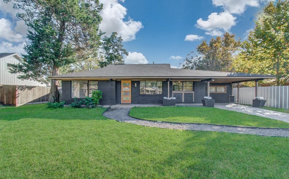 7811 Trentway St, Houston TX  77040-6117 exterior