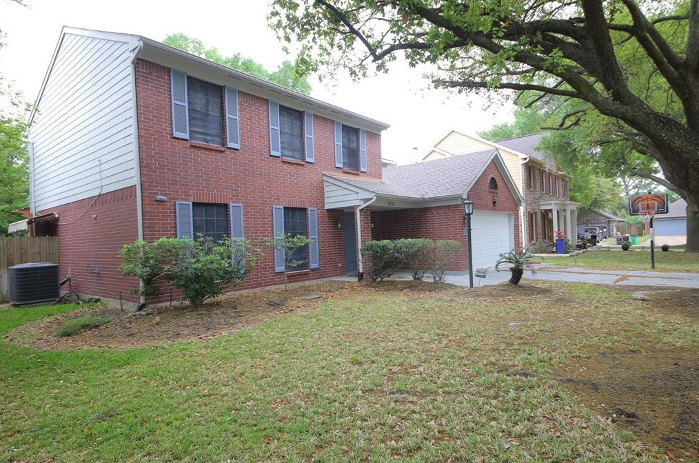 9706 Chiselhurst Dr, Houston TX  77065-5302 exterior