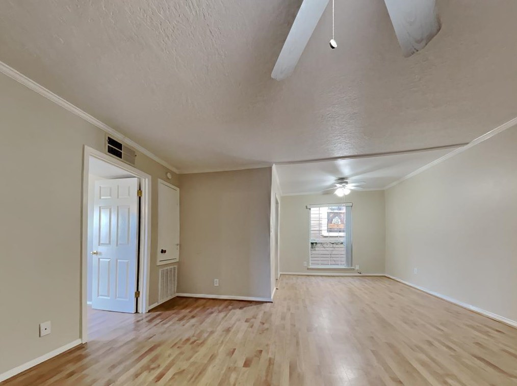 2507 Montrose Blvd, Houston TX  77006-2700 exterior
