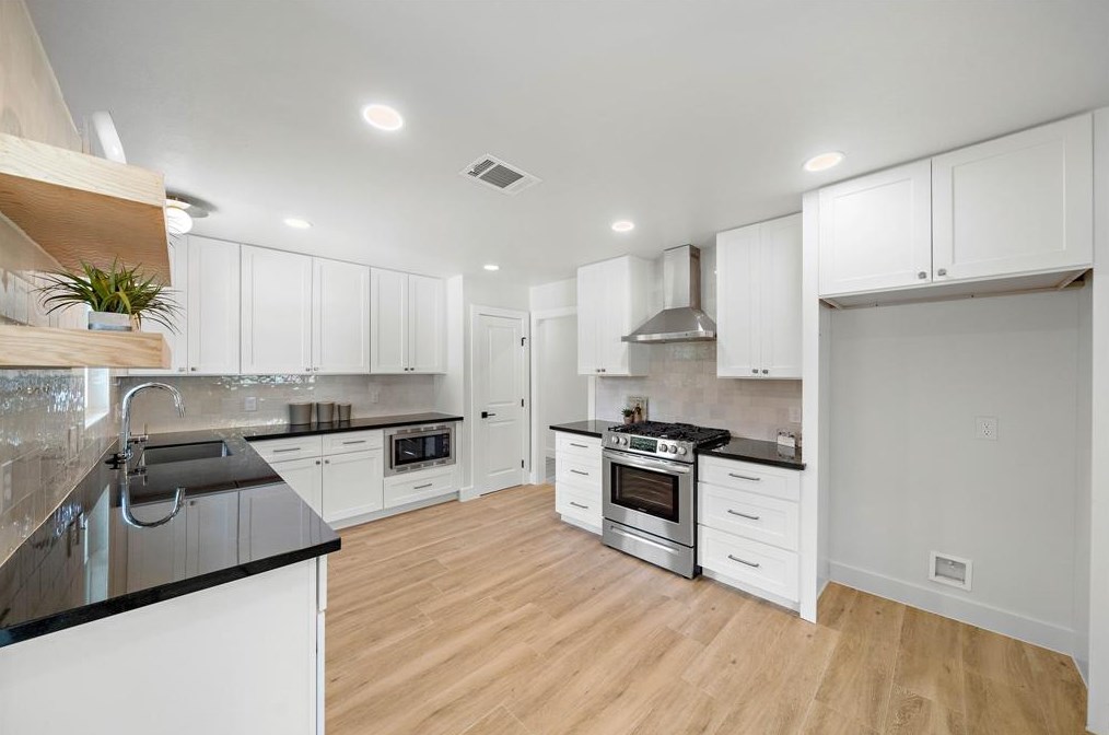 4762 Kinglet St, Houston TX  77035-3025 exterior