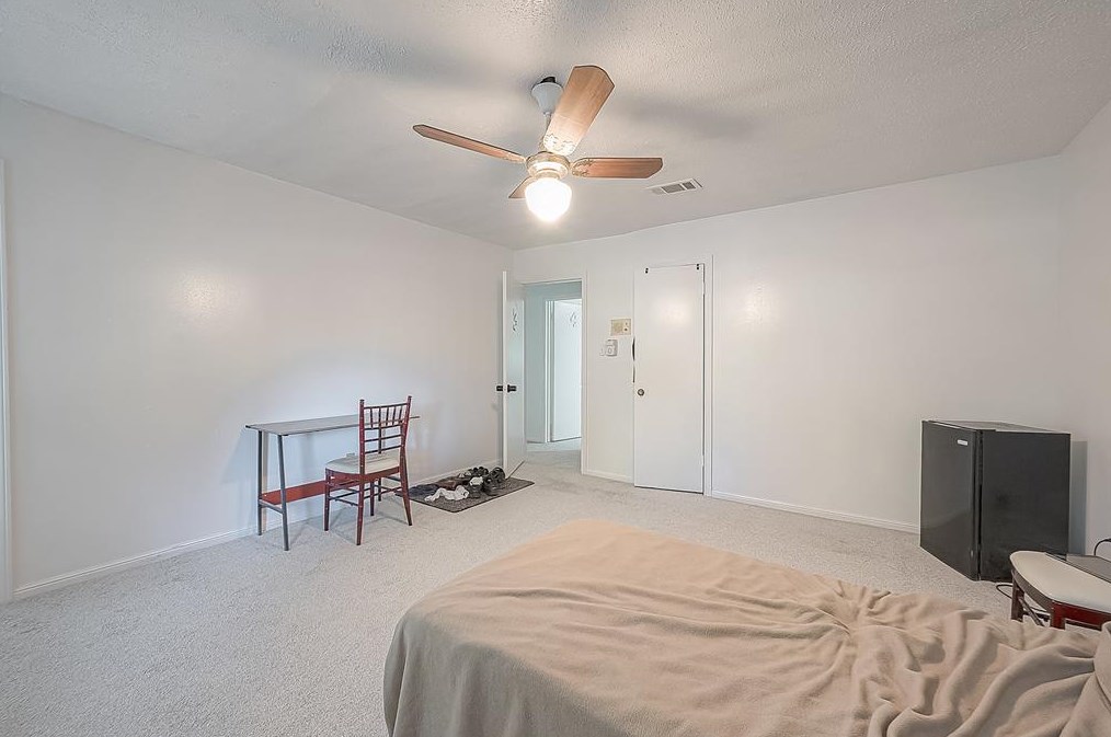 5106 Theall Rd, Houston TX  77066-2314 exterior