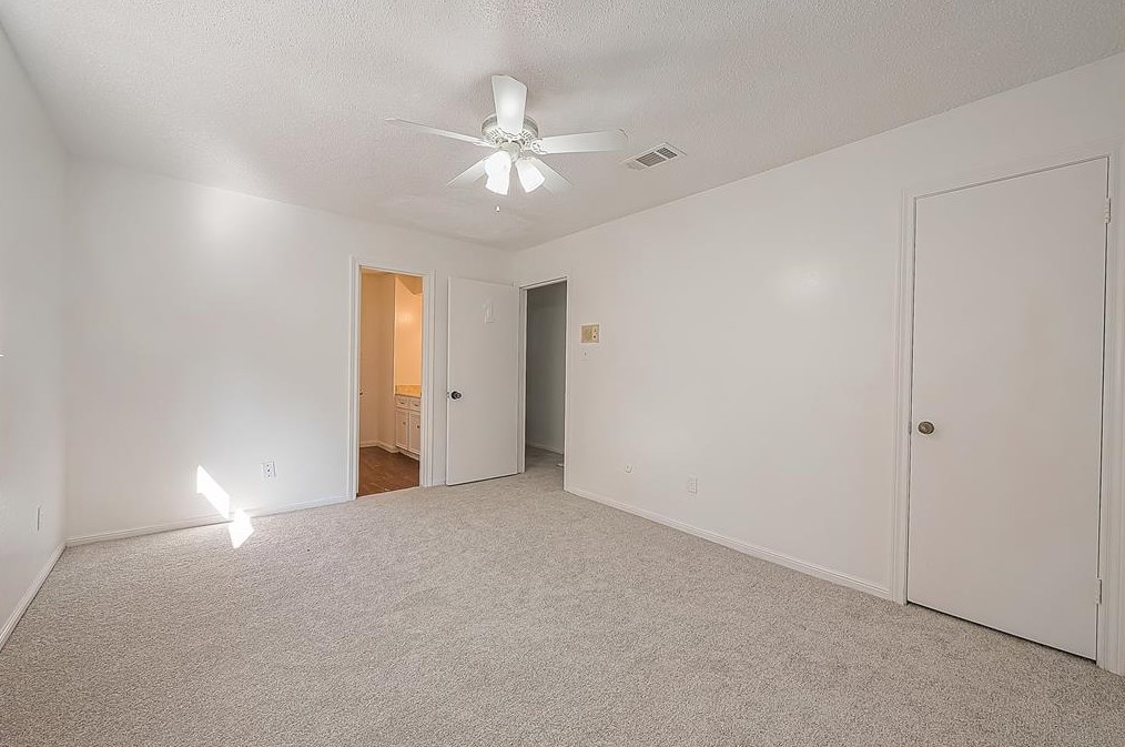 5106 Theall Rd, Houston TX  77066-2314 exterior