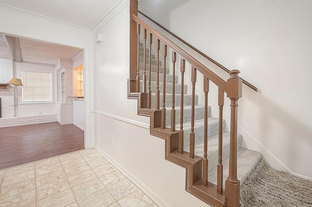 5106 Theall Rd, Houston TX  77066-2314 exterior