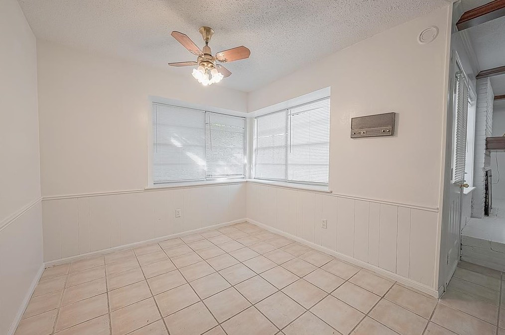 5106 Theall Rd, Houston TX  77066-2314 exterior