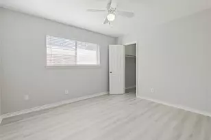 8818 Roos Rd, Houston, TX 77036 - Photo 9