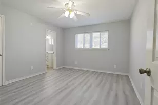 8818 Roos Rd, Houston, TX 77036 - Photo 7