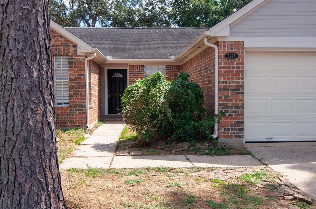 5227 Aberton Ln, Spring TX  77379-6004 exterior