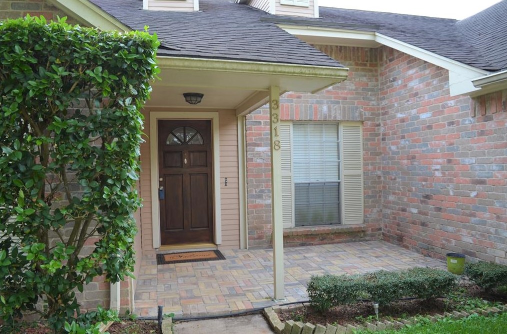 3318 Kempwood Dr, Sugar Land TX  77479-1836 exterior