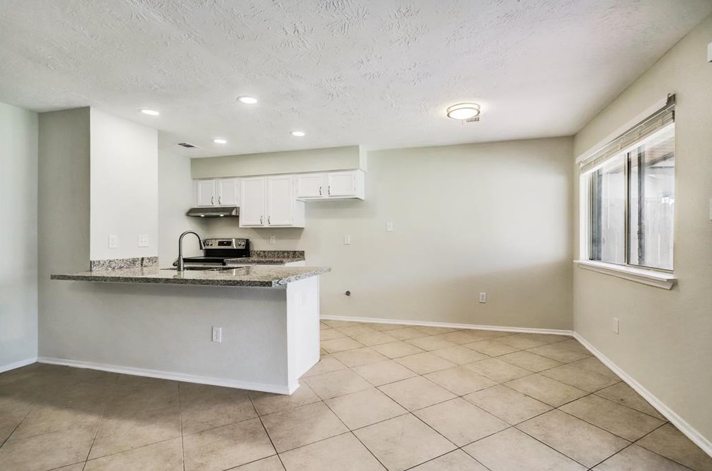 6906 Soledad Dr, Houston TX  77083-2114 exterior