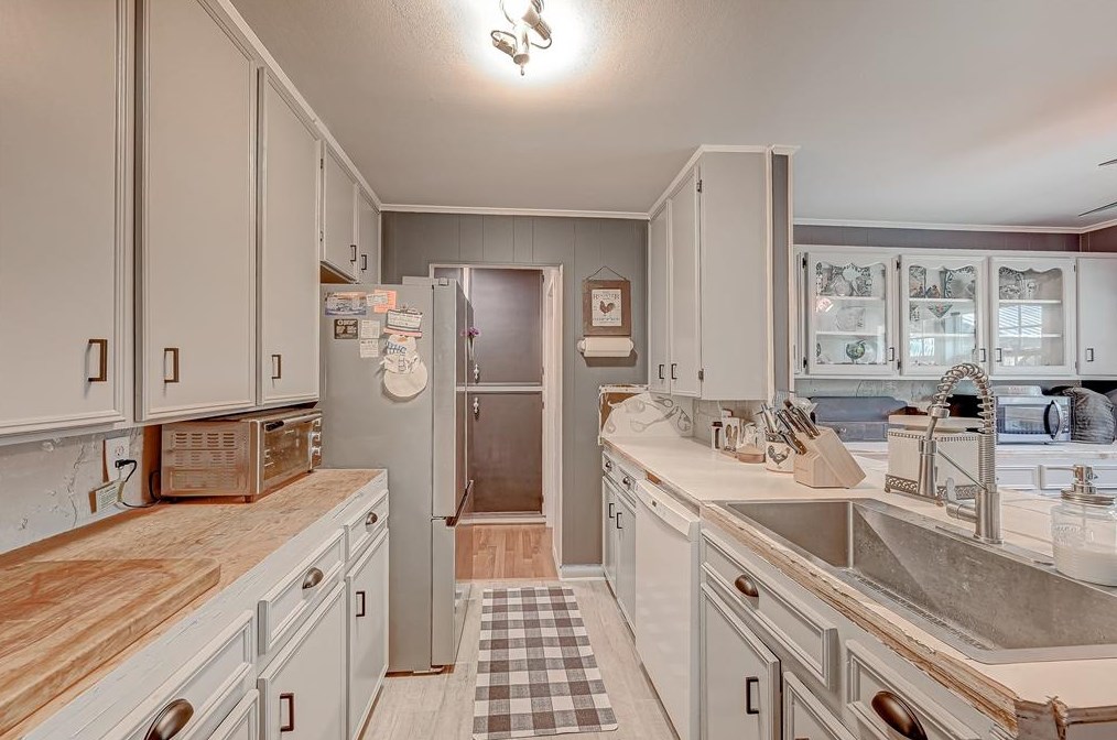 2021 Tupperlake Ln, Bay City TX  77414-7722 exterior