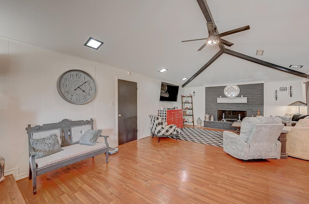 2021 Tupperlake Ln, Bay City TX  77414-7722 exterior