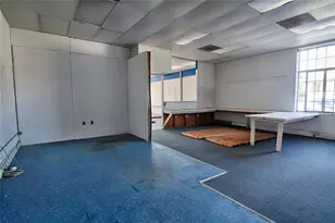 702 Upton Ave, Schulenburg, TX 78956 - Photo 9