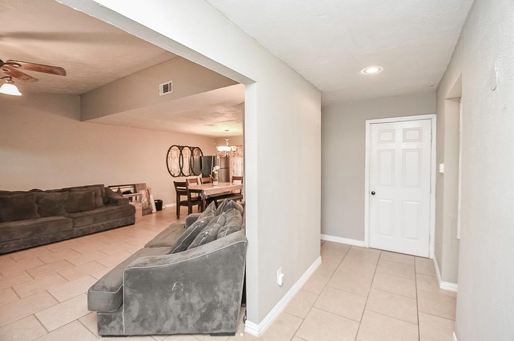 14650 Meyersville Dr, Houston TX  77049-4322 exterior