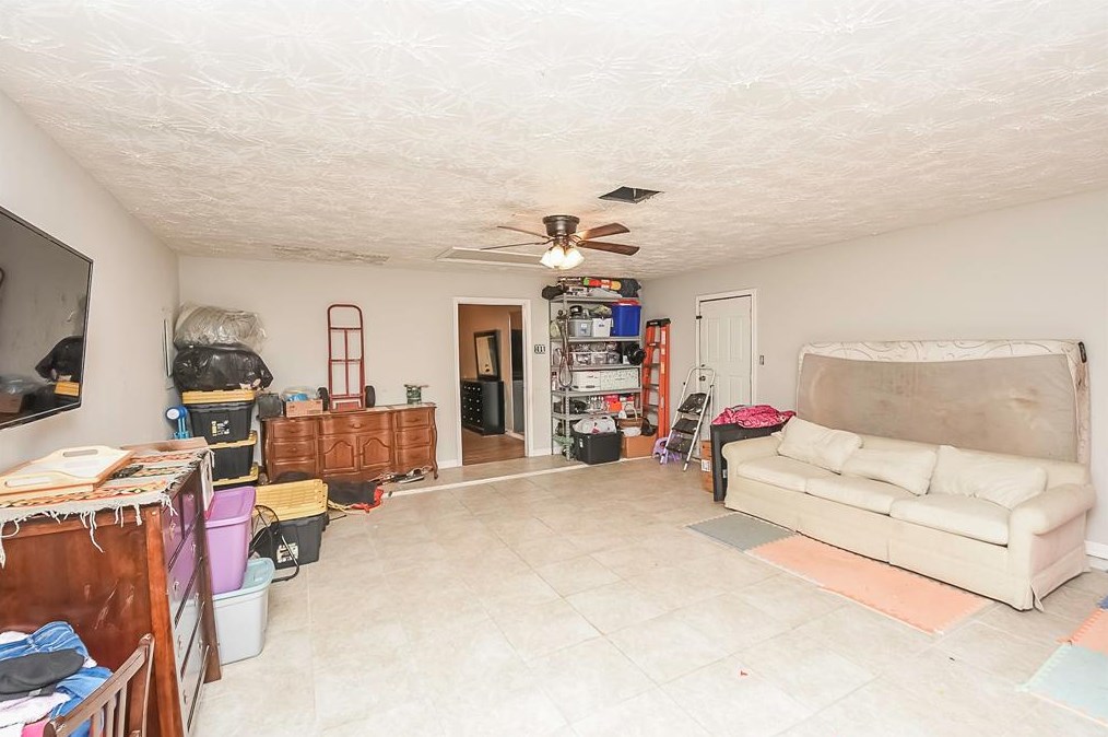 14650 Meyersville Dr, Houston TX  77049-4322 exterior