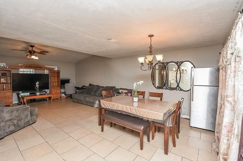 14650 Meyersville Dr, Houston TX  77049-4322 exterior