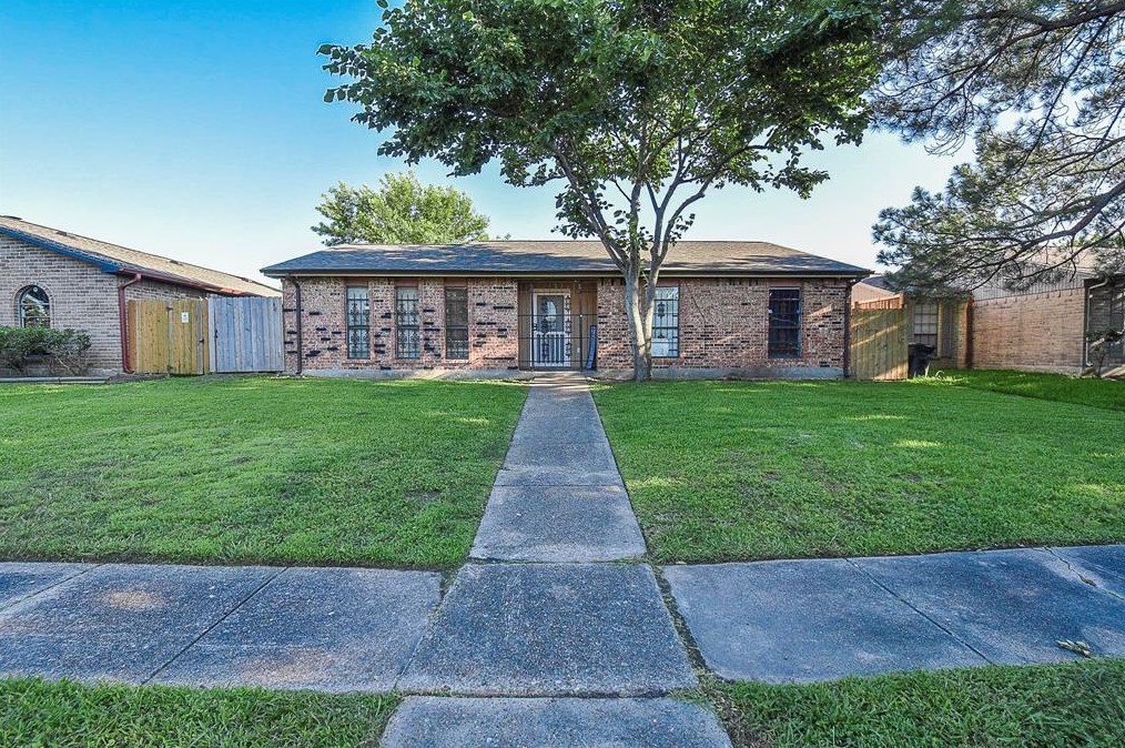 14650 Meyersville Dr, Houston TX  77049-4322 exterior