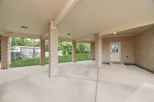 1321 E Archer Rd, Baytown, TX 77521 - Photo 23