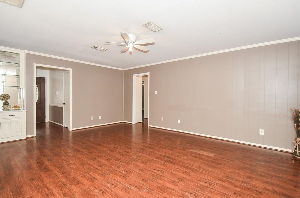7251 Stonegate Dr, Houston TX  77024-2703 exterior