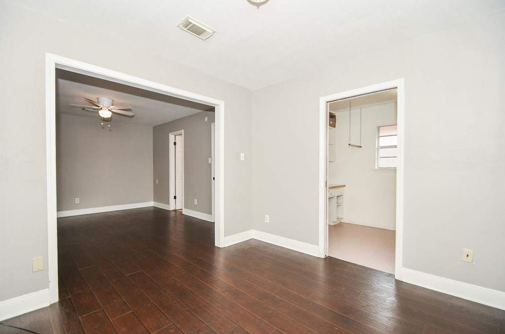 7251 Stonegate Dr, Houston TX  77024-2703 exterior
