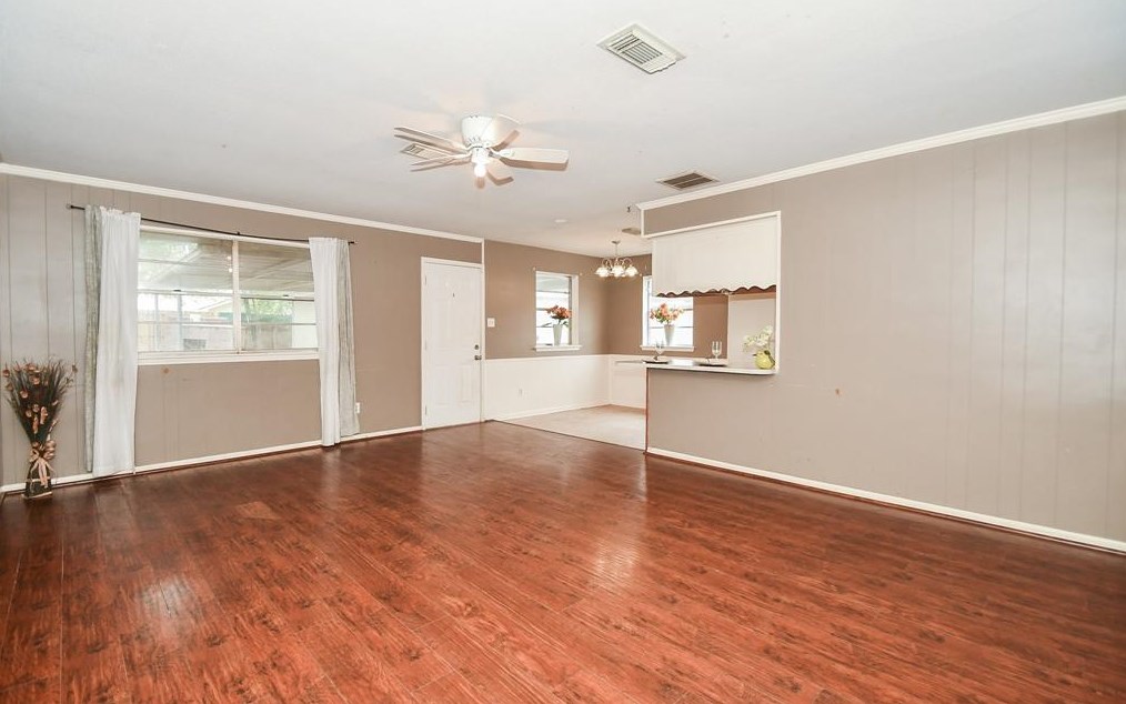7251 Stonegate Dr, Houston TX  77024-2703 exterior