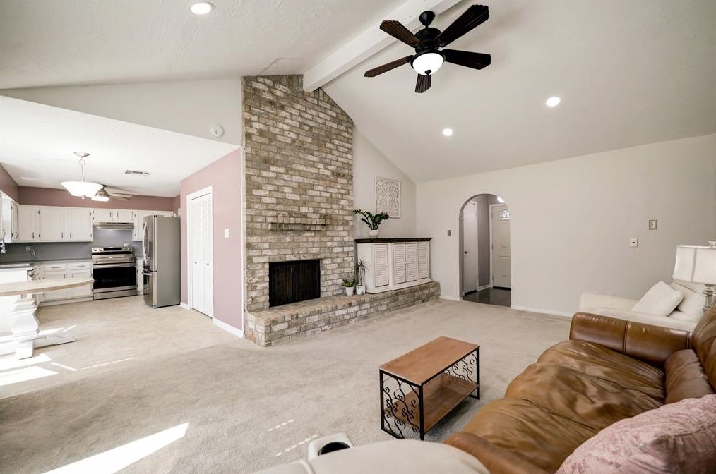 11403 Pne Knl Dr, Houston TX 77099-2414 exterior