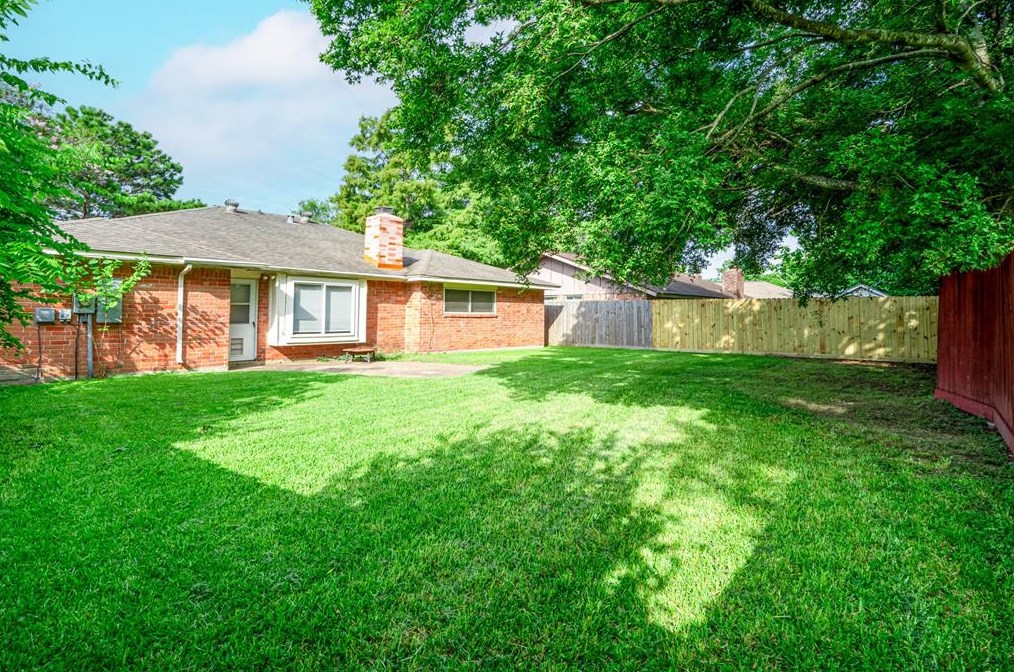 11610 Ensbrook Dr, Houston TX  77099-4705 exterior