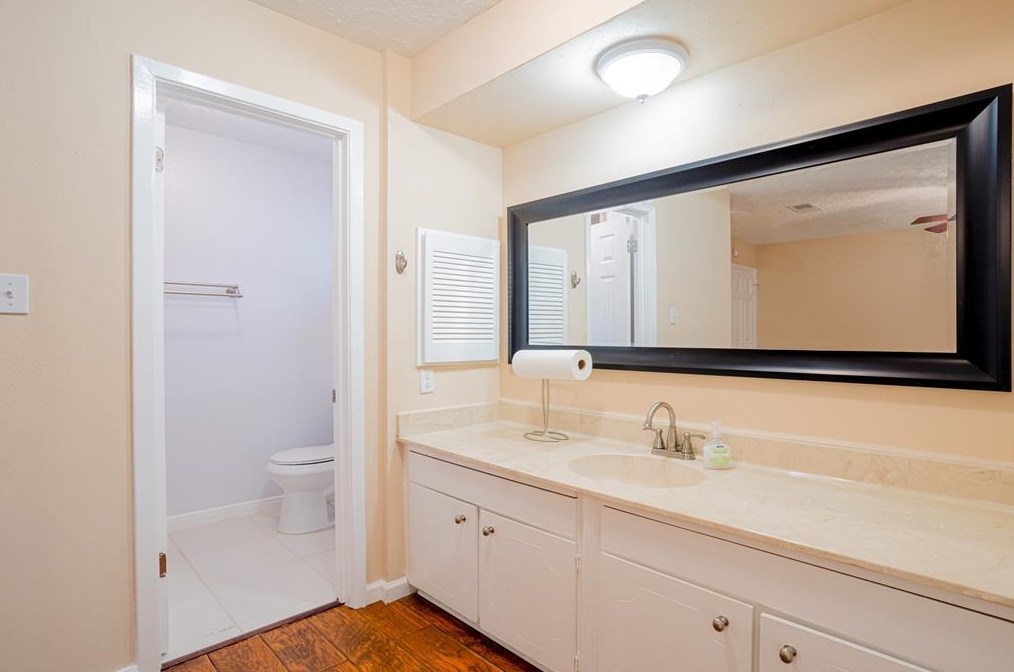 11610 Ensbrook Dr, Houston TX  77099-4705 exterior