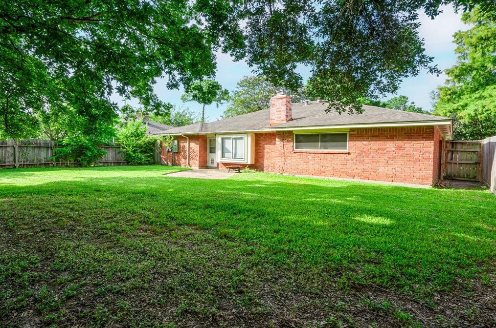 11610 Ensbrook Dr, Houston TX  77099-4705 exterior