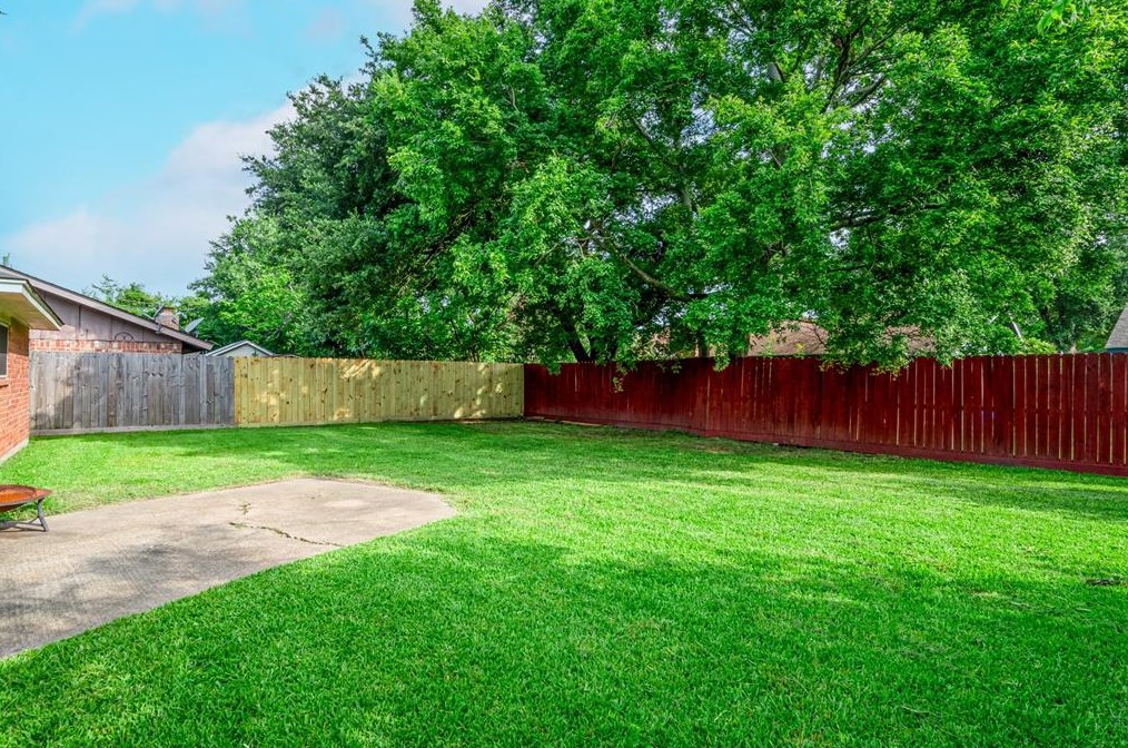 11610 Ensbrook Dr, Houston TX  77099-4705 exterior
