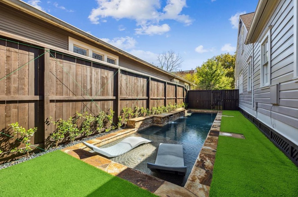 3501 Oak Rdg St, Houston TX  77009-6016 exterior