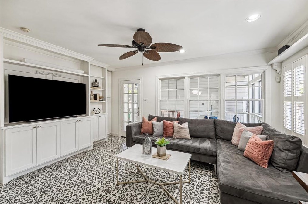 3501 Oak Rdg St, Houston TX  77009-6016 exterior