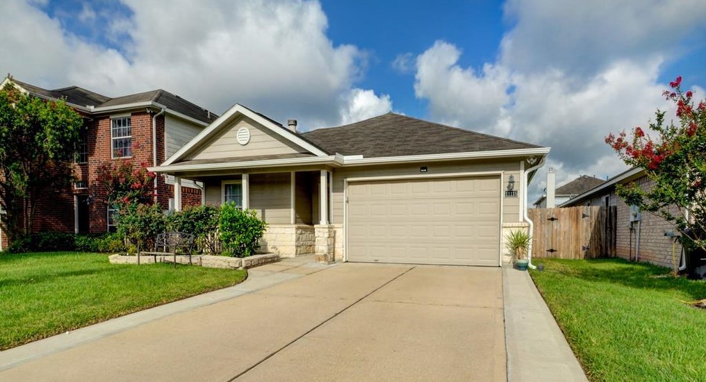 11115 Chelsea Oak St, Houston TX  77065-5479 exterior