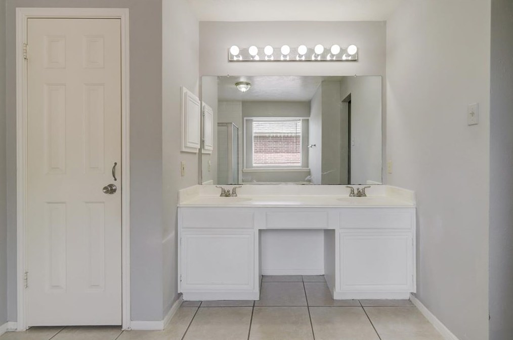 9414 Worfield Ct, Sugar Land TX exterior