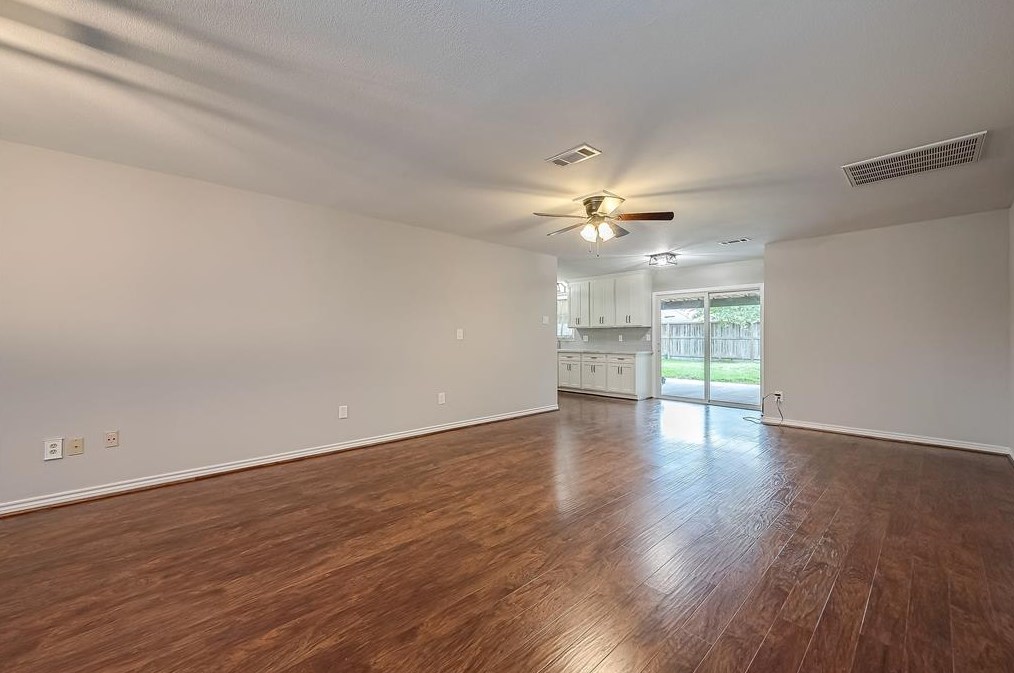 2811 Blueberry Ln, Pasadena TX 77502-5446 exterior