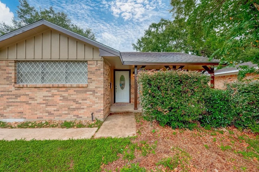 2811 Blueberry Ln, Pasadena TX 77502-5446 exterior
