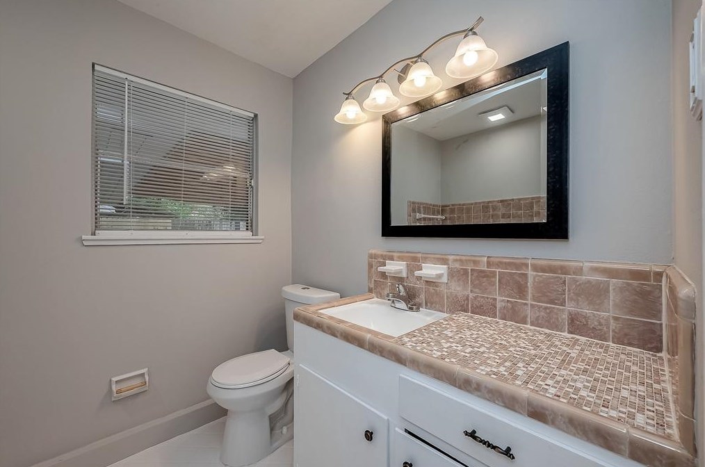 2811 Blueberry Ln, Pasadena TX 77502-5446 exterior