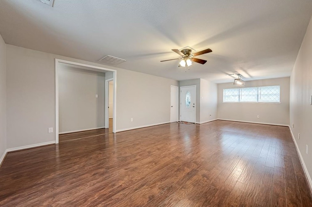 2811 Blueberry Ln, Pasadena TX 77502-5446 exterior