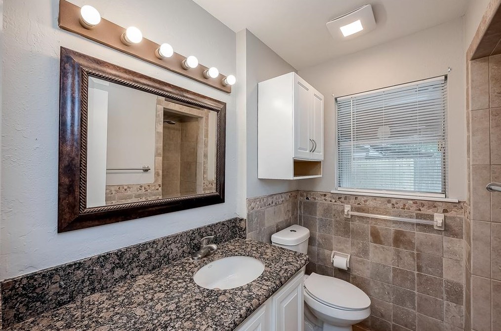 2811 Blueberry Ln, Pasadena TX 77502-5446 exterior