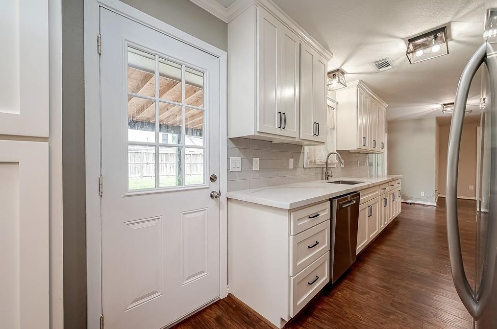 2811 Blueberry Ln, Pasadena TX 77502-5446 exterior