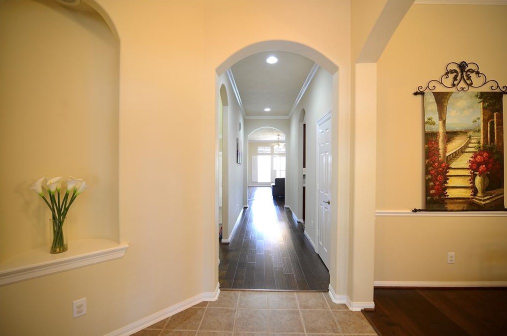 25710 Northcrest Dr, Spring TX  77389-4860 exterior