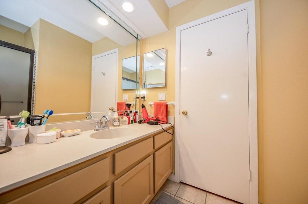 1919 Vinces Brg, Sugar Land TX 77478-4255 exterior